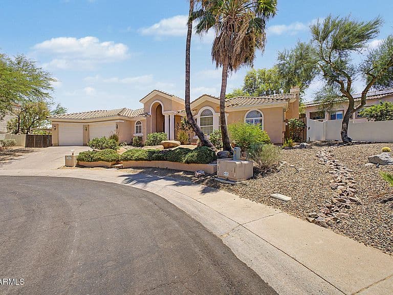 1621 E MONTE CRISTO Avenue photo 3