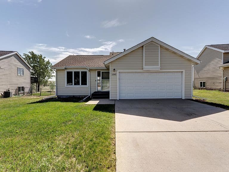 1242 Range View Cir photo 1