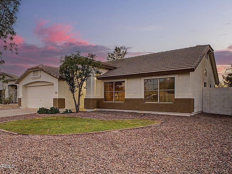 576 S MOOREA Drive photo 5