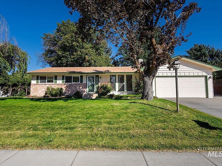 6000 W Elkhorn Ave photo 1