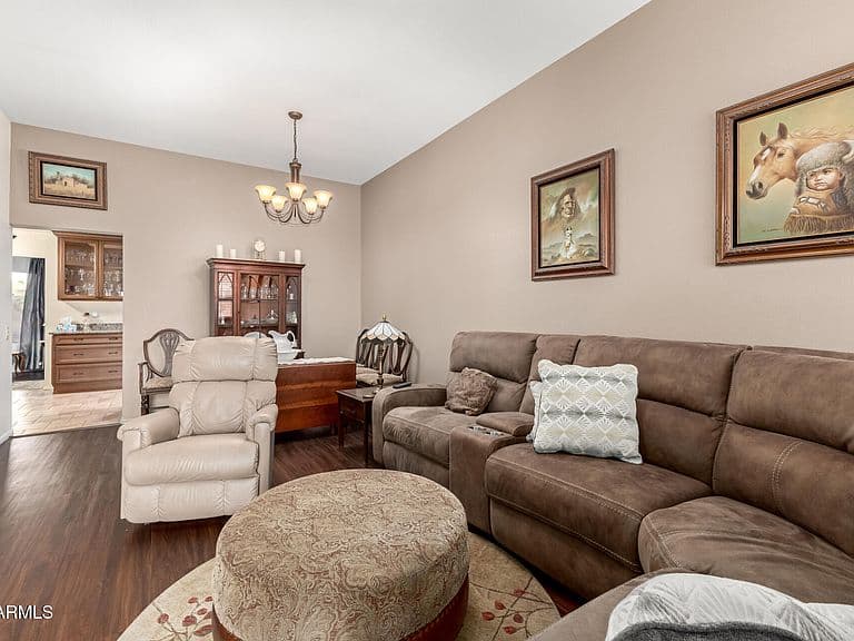 13087 N 100th Ave photo 2