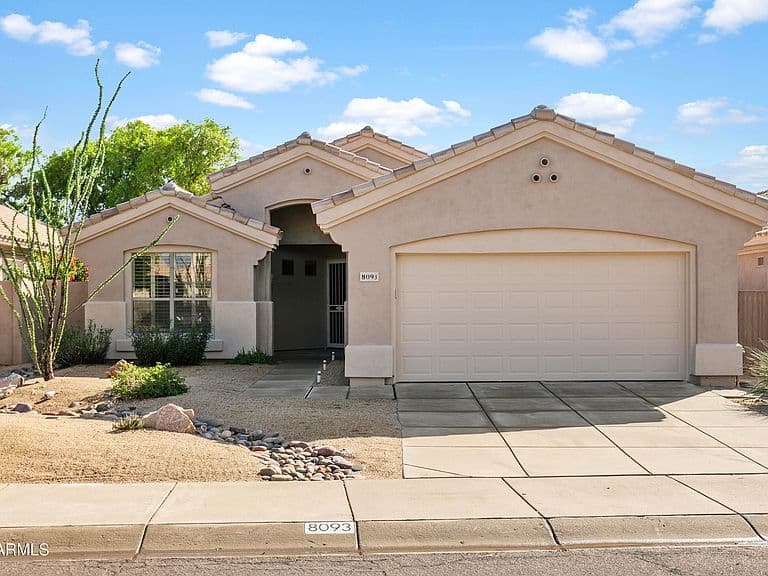 8093 E THERESA Drive photo 1