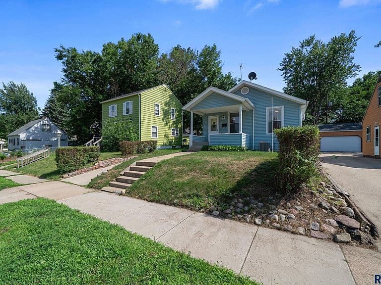 1207 W Sioux St photo 2