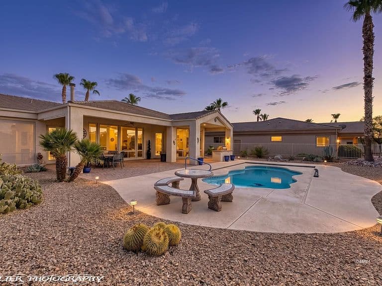 455 Greens Way photo 2