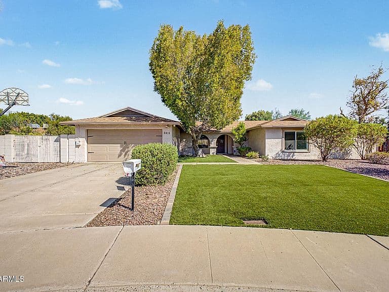 2415 W DAILEY Street photo 2