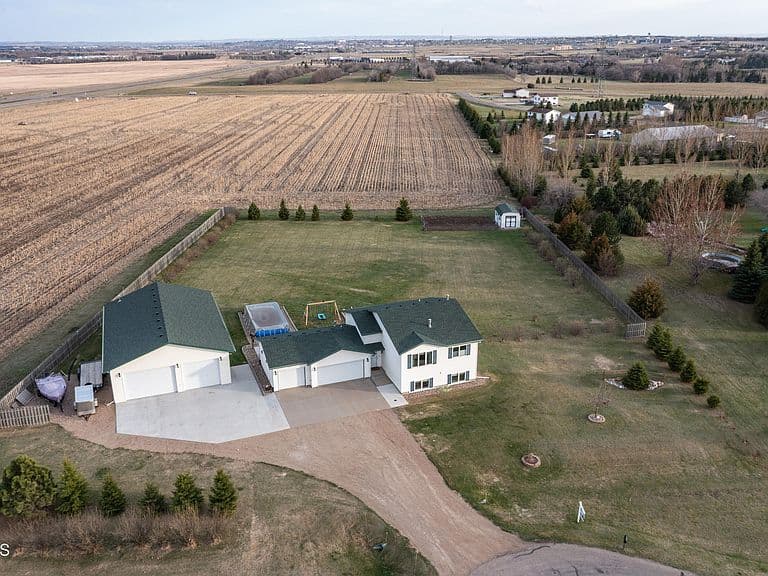 1001 Sunflower Dr photo 1