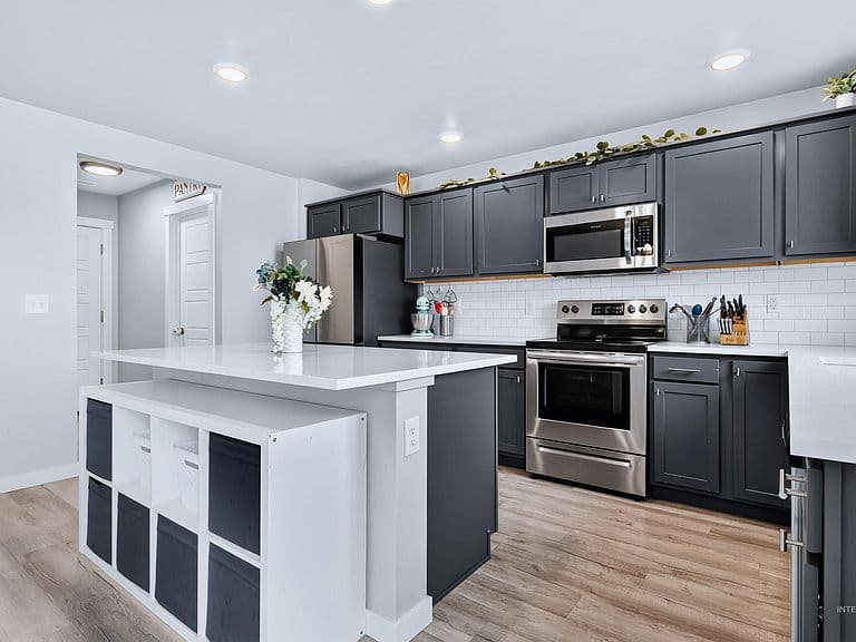 7758 E Rogue Dr photo 3