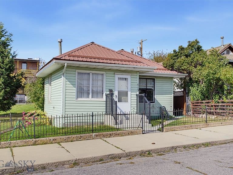 713 Placer St photo 3