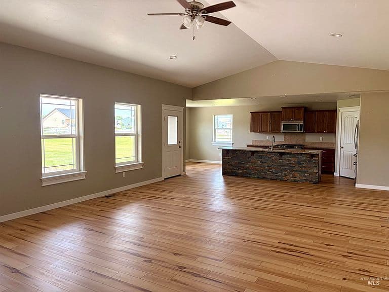 2493 E 3769 N photo 5