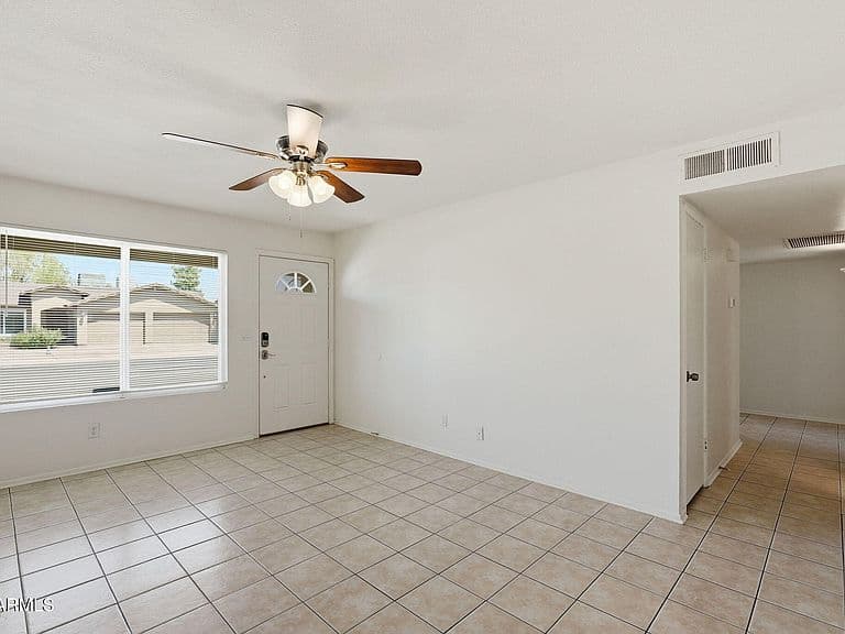 512 N LOS FELIZ Drive photo 3
