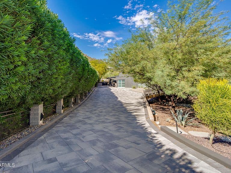 4306 E DESERT CREST Drive photo 4
