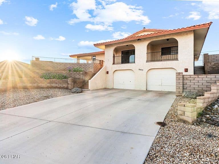 2633 Beverly Glen Ln photo 1