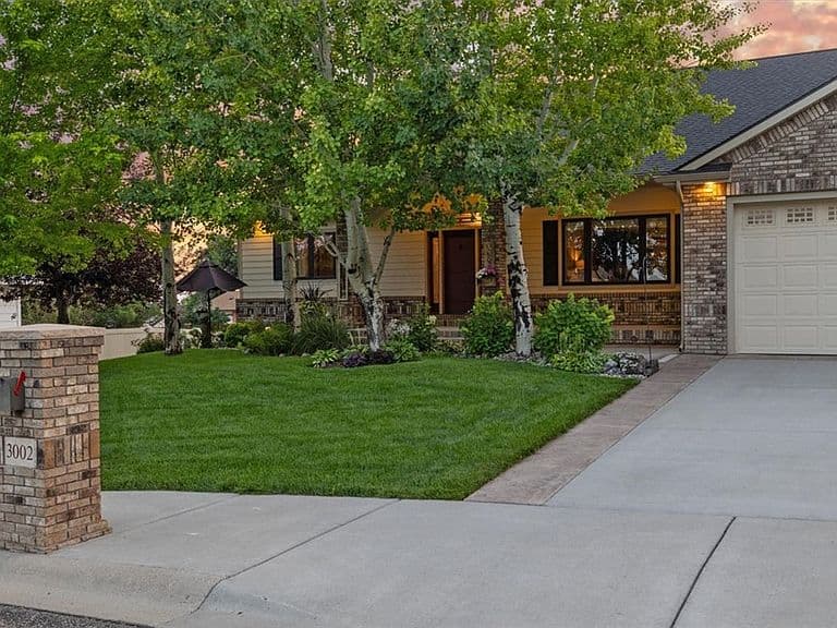 3002 Alpine Dr photo 2
