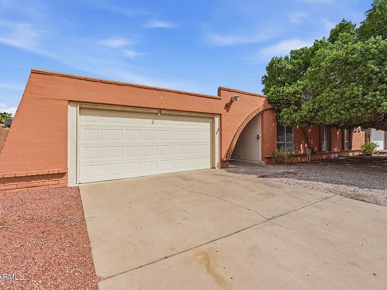 4616 W SAGUARO Drive photo 3