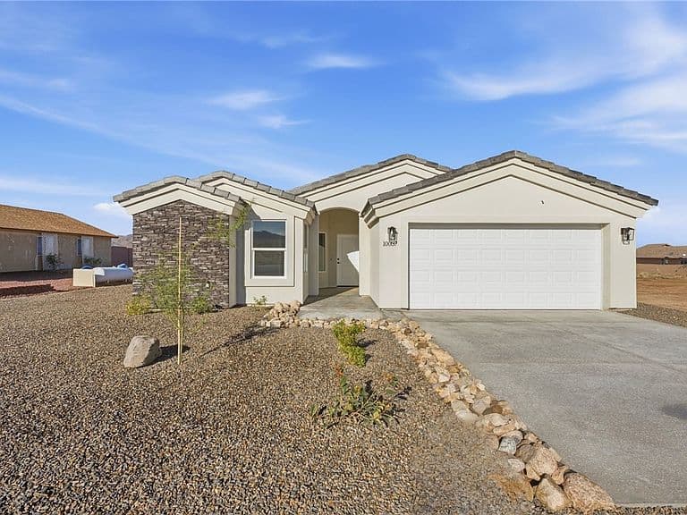 10037 N Larkspur Drive photo 1