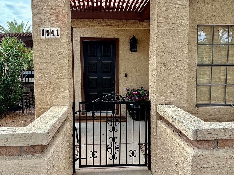 1941 E VELVET Drive photo 2