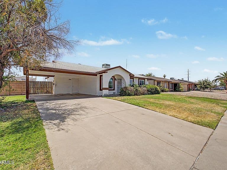 2613 W FREMONT Drive photo 3
