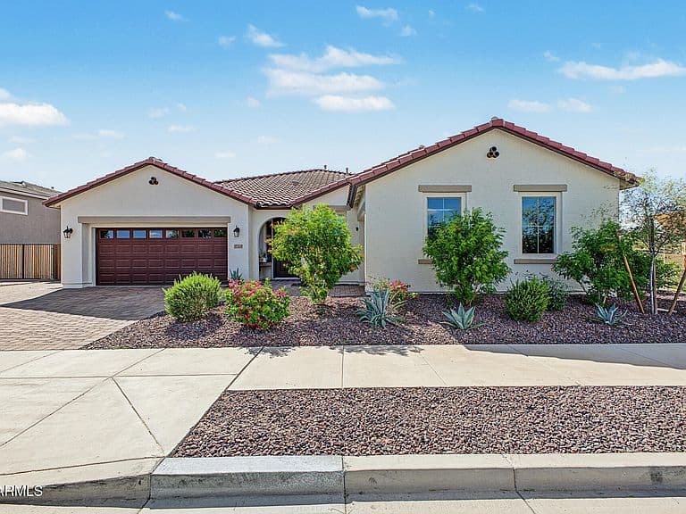17501 W Sherman Street photo 1