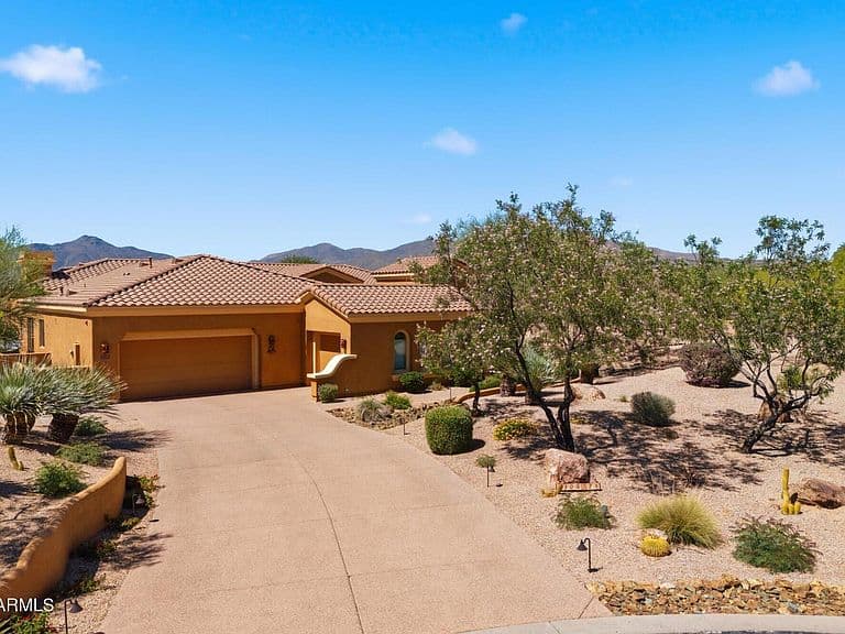 10432 E WINTER SUN Drive photo 1