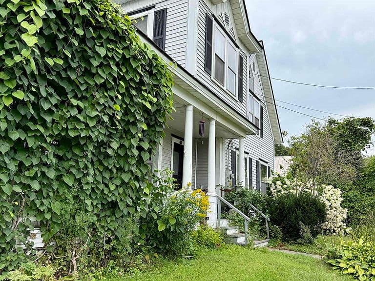 190 Pleasant Street photo 5