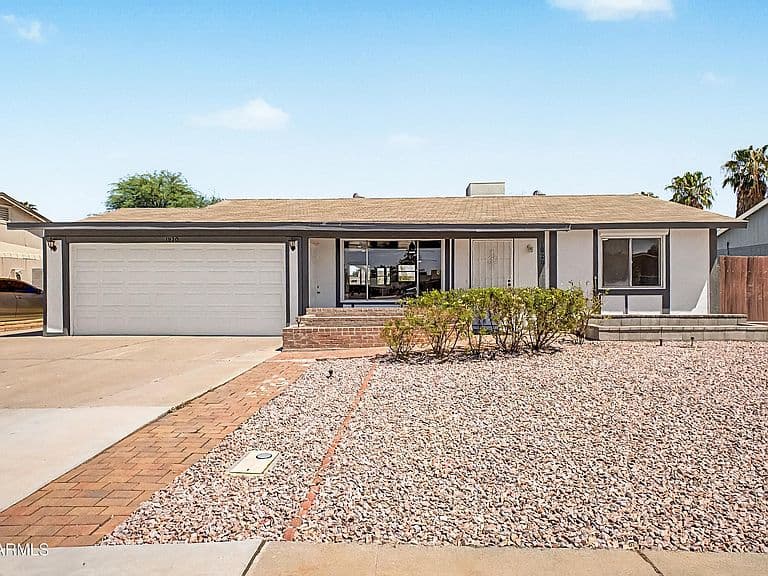 1820 W CHEYENNE Drive photo 3