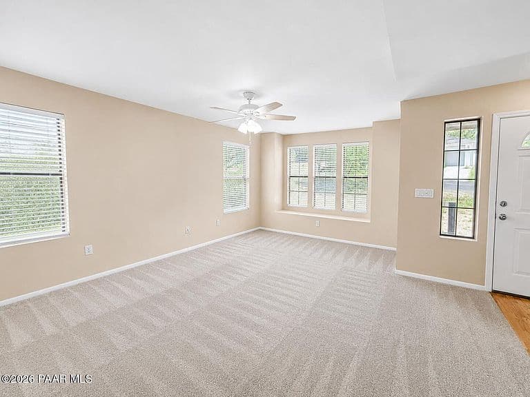 4717 E Robin Dr photo 4