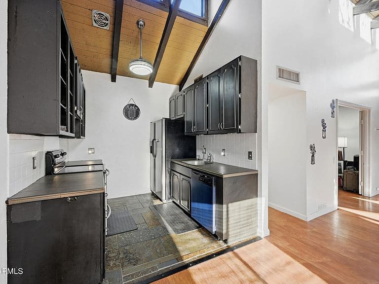 2810 E GLENROSA Avenue #16 photo 3
