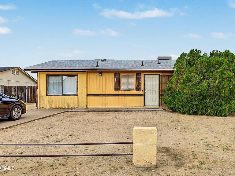 1860 N REVOLTA Circle photo 2