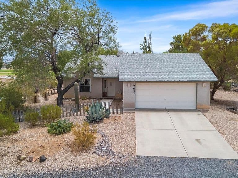 7637 E Oxbow Drive photo 5