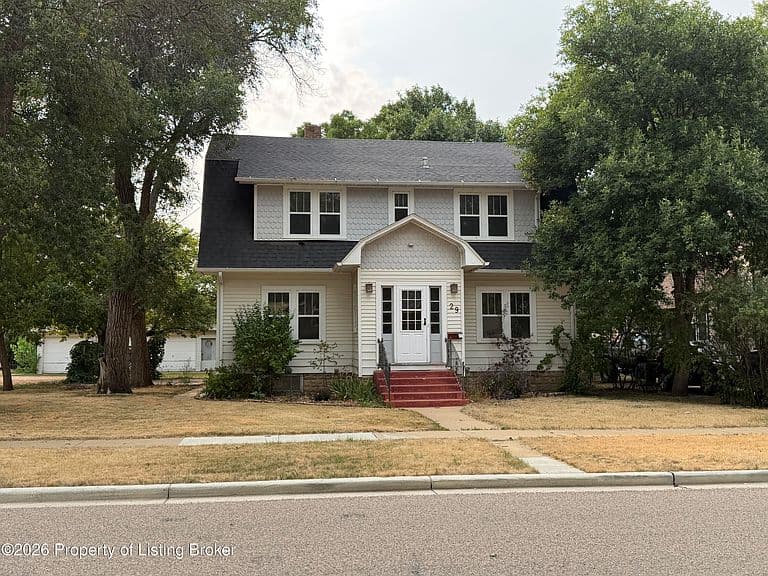 29 7th Ave W photo 1