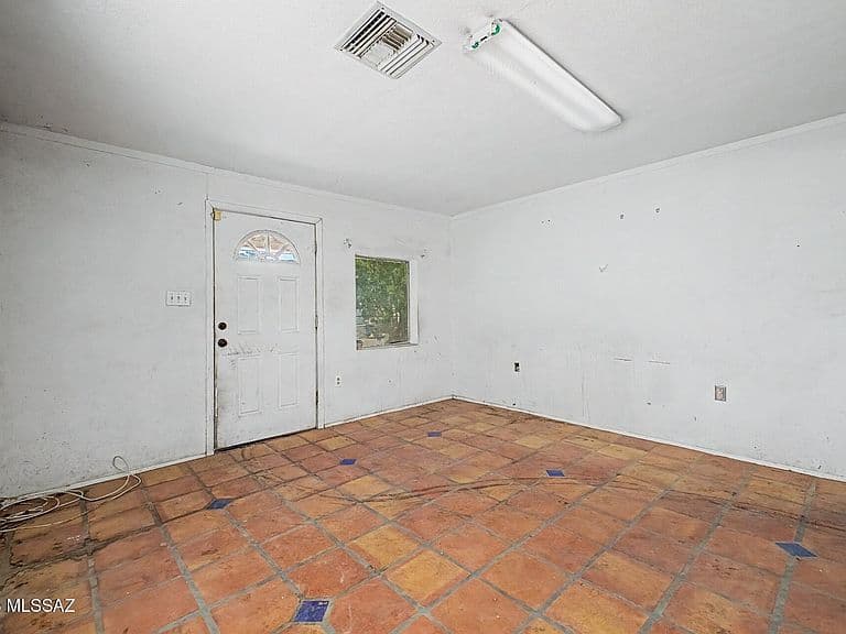 6210 S Euclid Ave photo 5