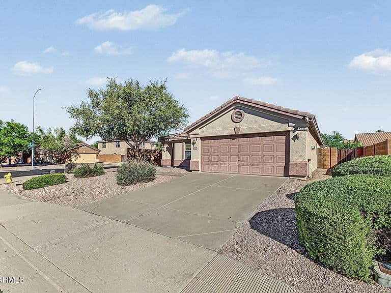 10550 E BOGART Avenue photo 1