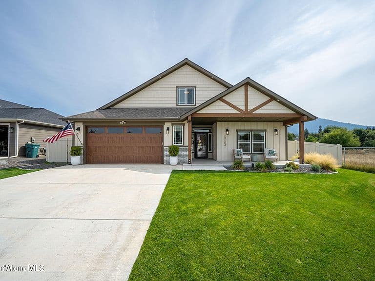 9084 N Secretariat Ln photo 2