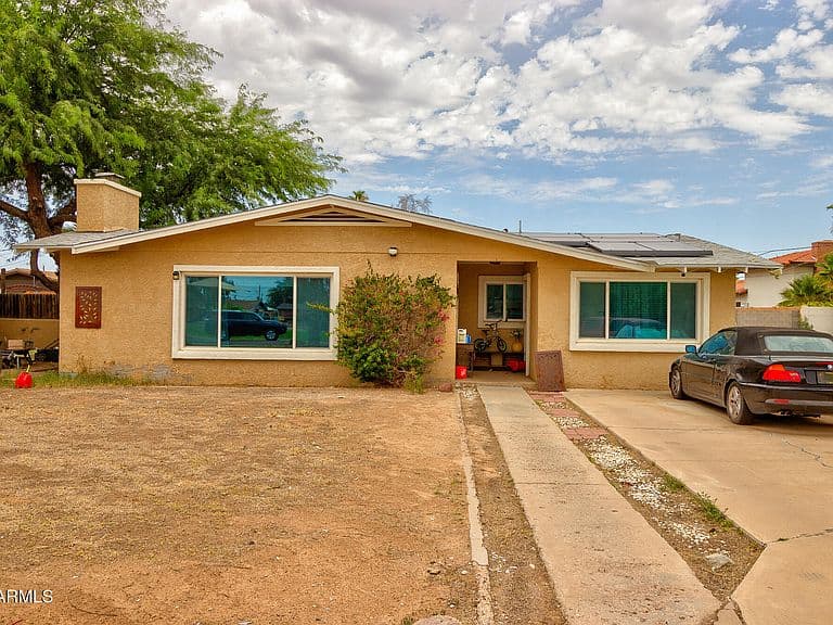 1128 N WALNUT Drive photo 4