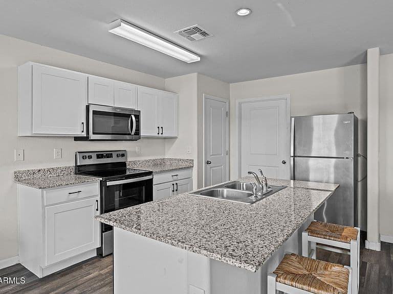 605 Vista Ridge Court photo 5