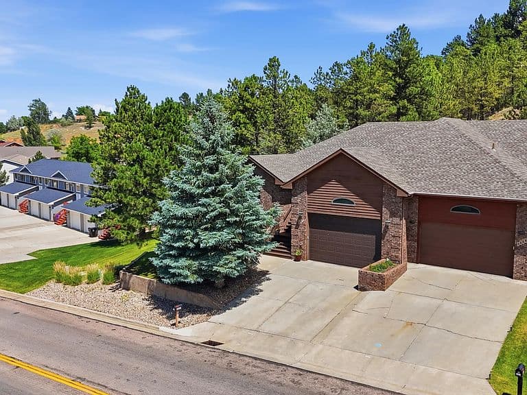 3900 Park Dr photo 1