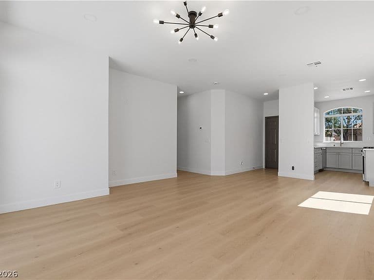 1408 Hometown Ave photo 5
