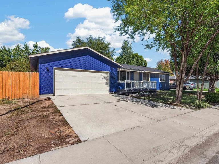 11856 W Race St photo 4