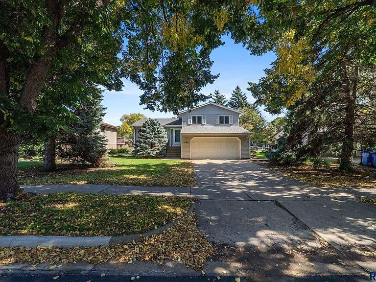 2104 S Devon Dr photo 2