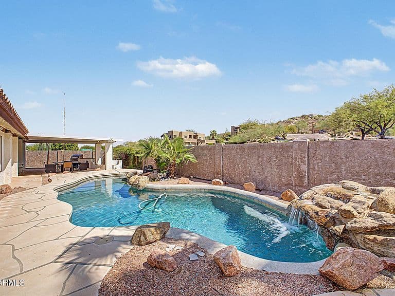 17039 E DE ANZA Drive photo 2