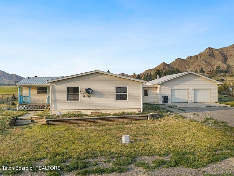 1422 E Fairview Dr photo 1