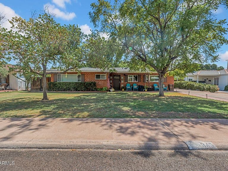 345 E ORANGE Drive photo 1