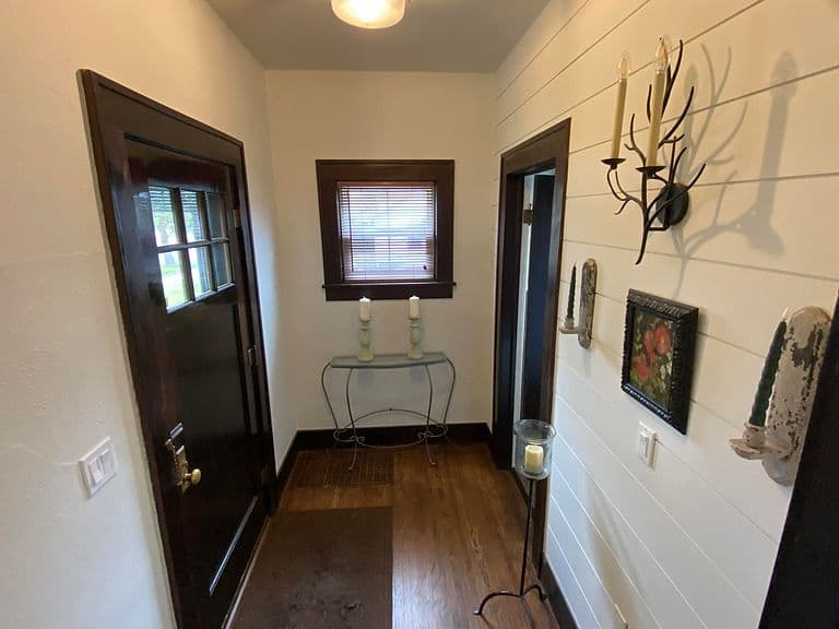 147 N Burritt Ave photo 2