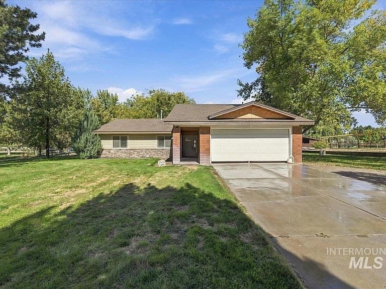 748 W Steeple View Dr photo 4