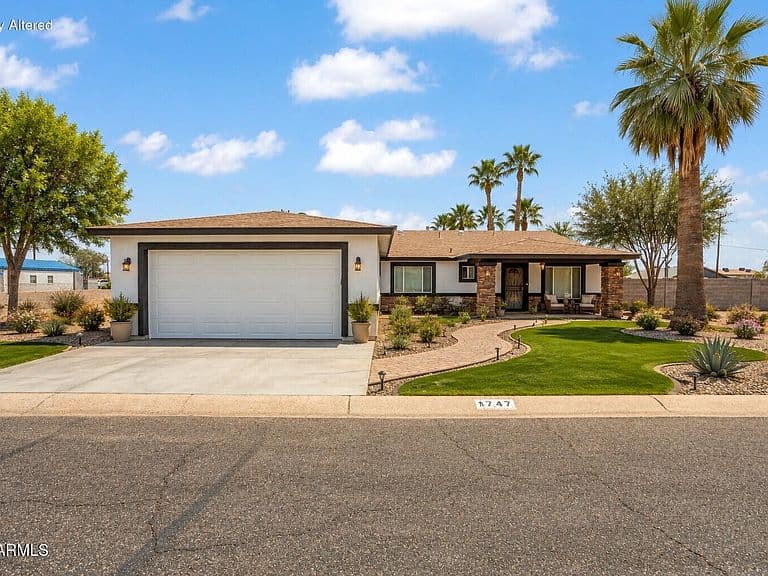 6747 E Albany Street photo 2