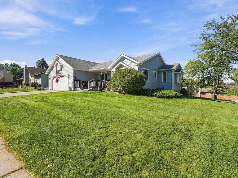 3021 Roxbury Cir photo 2