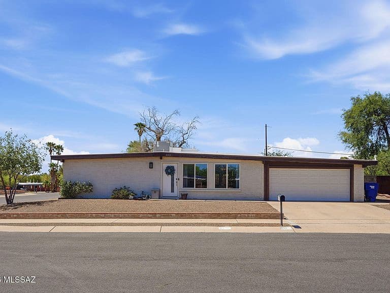 8411 E Baker St photo 1