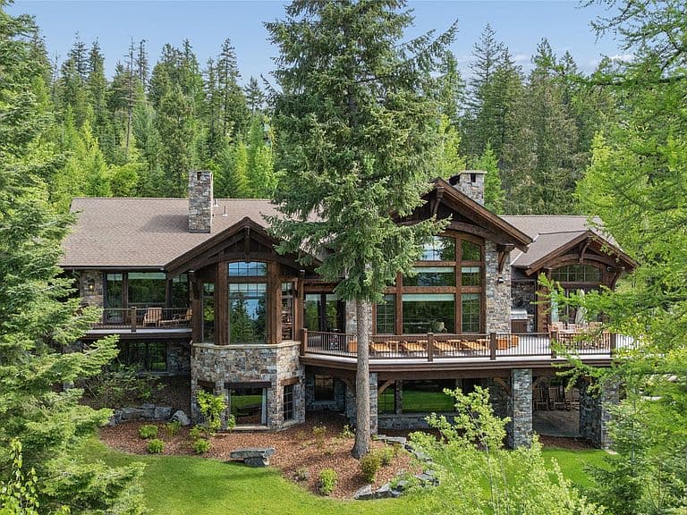 3010 Iron Horse Dr photo 1