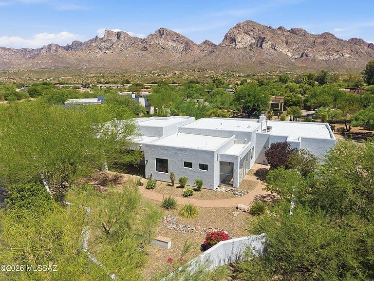 109 E Loch Lomond Pl photo 4