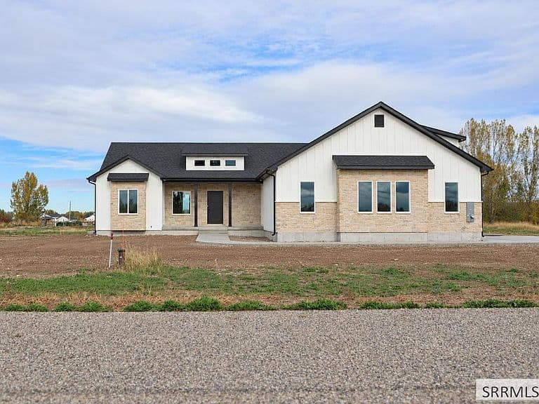 1596 Highfield Ln photo 1